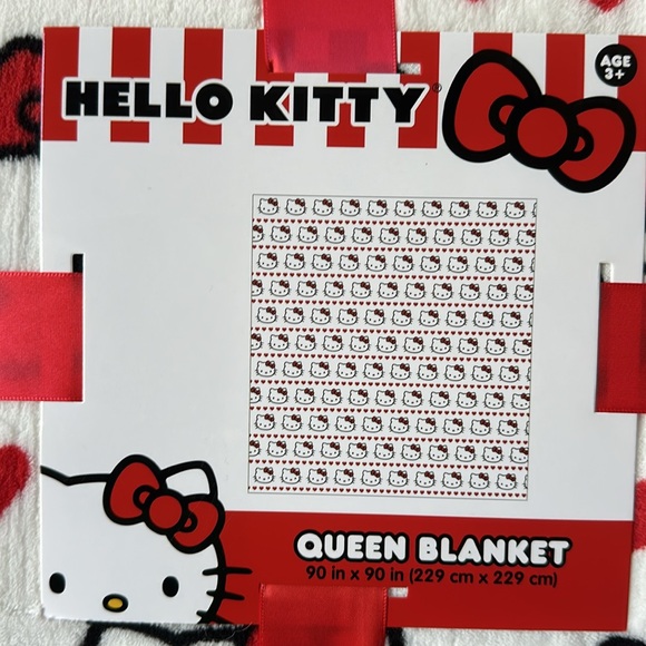 Hello Kitty NEW RELEASE Valentines Day 2025 Queen hearts red and white blanket - Picture 3 of 5
